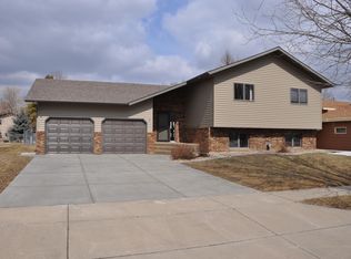 224 E Wachter Ave, Bismarck, ND 58504