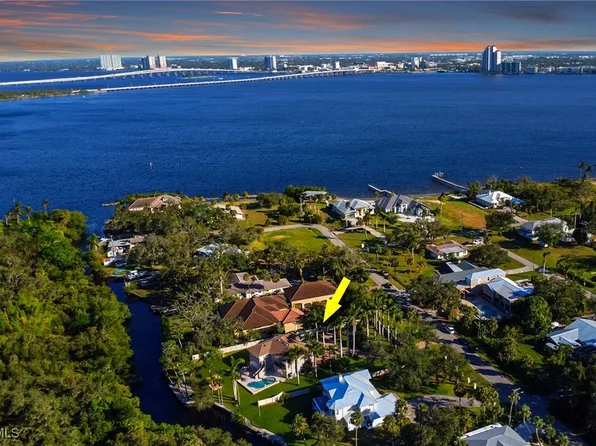 84 Skyline Dr, North Fort Myers, FL 33903