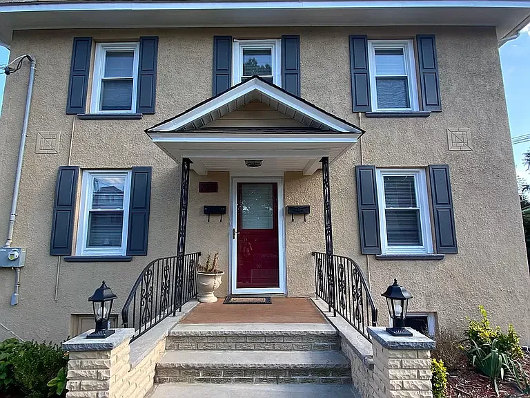 320 Livingston St #2 — Photo 9