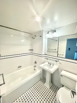 Rented by Addison Property Group | media 23