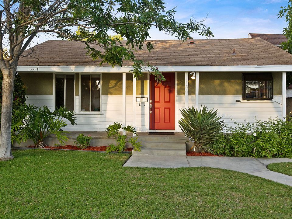 1st image of 1106 N Griffith Park Dr
