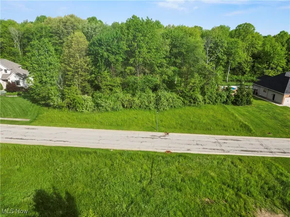 5331 Clingan Trails Blvd, Struthers, OH 44471