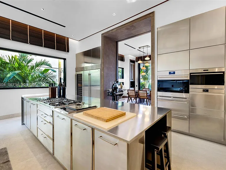 200 W Rivo Alto Dr — Photo 31