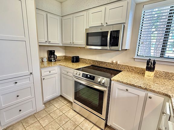 3rd image of 6 Wimbledon Ct #6D