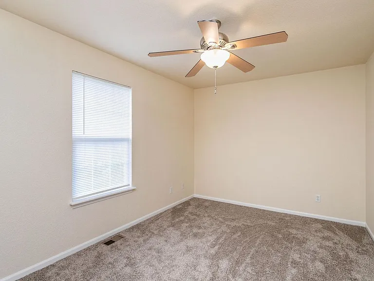 4522 Waterloo Dr — Photo 8