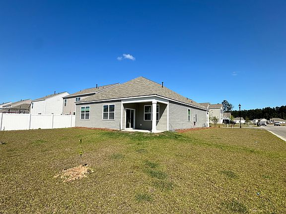 4th image of 620 Respite St