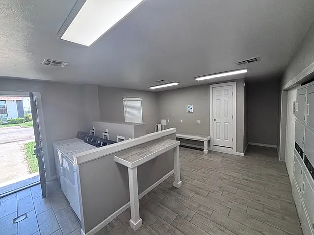Willow Park Apartments — Photo 28