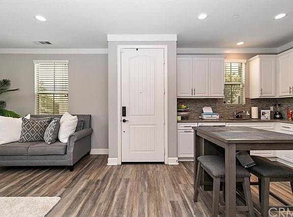 4th image of 3120 E Yountville Dr Unit 2