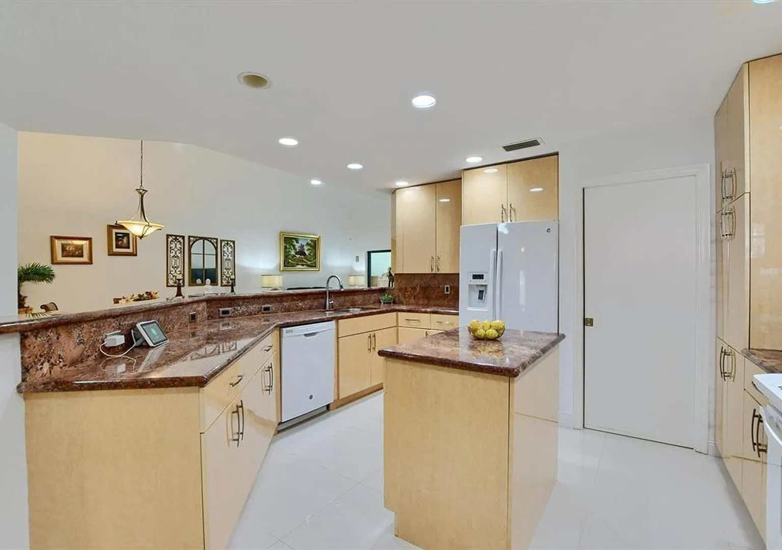 65 Centennial Court, Deerfield Beach, FL 33442 — Photo 2