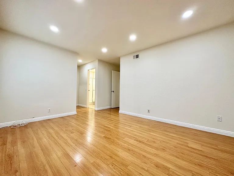 13103 Beach St — Photo 15
