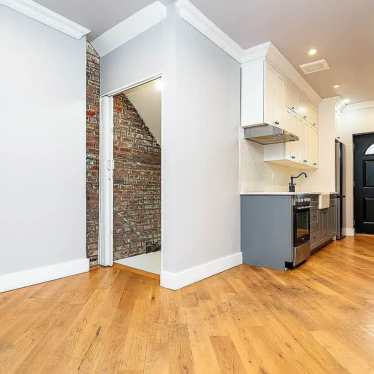 137 21st Street — Photo 1