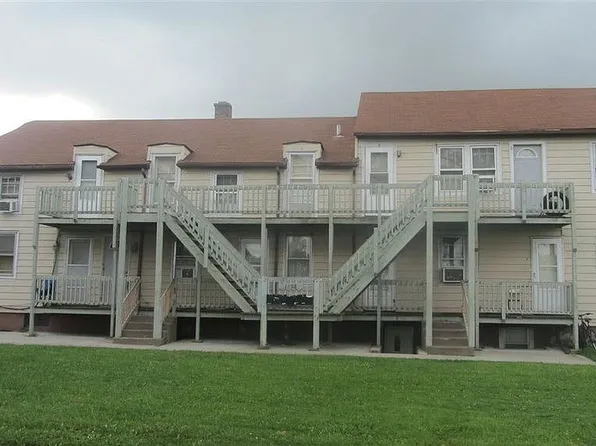 1208 13th St, East Moline, IL 61244