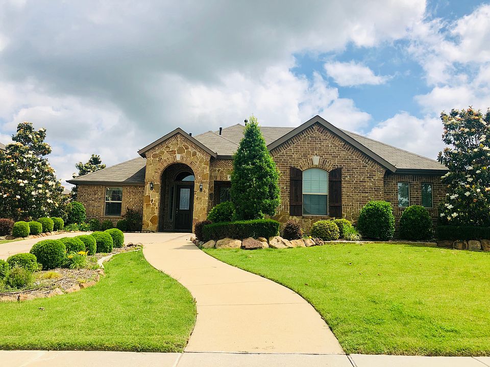 2nd image of 6403 Teresa Ln