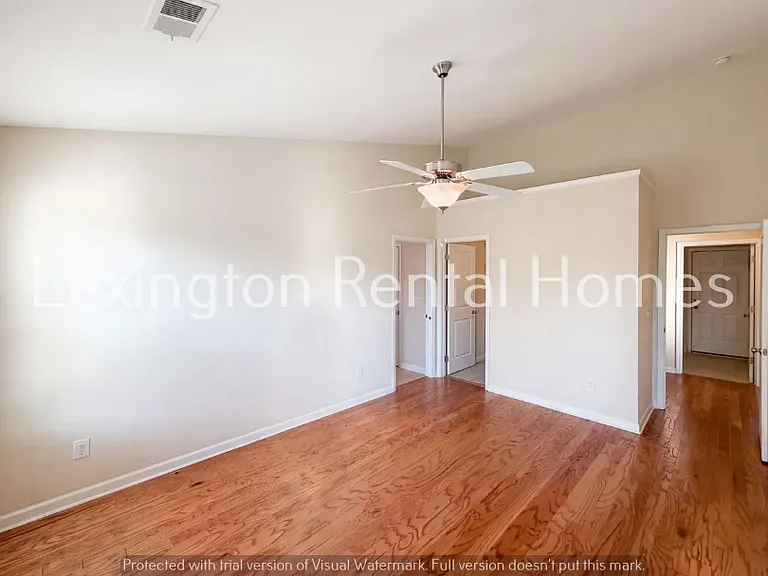 152 Castlefield Dr — Photo 6