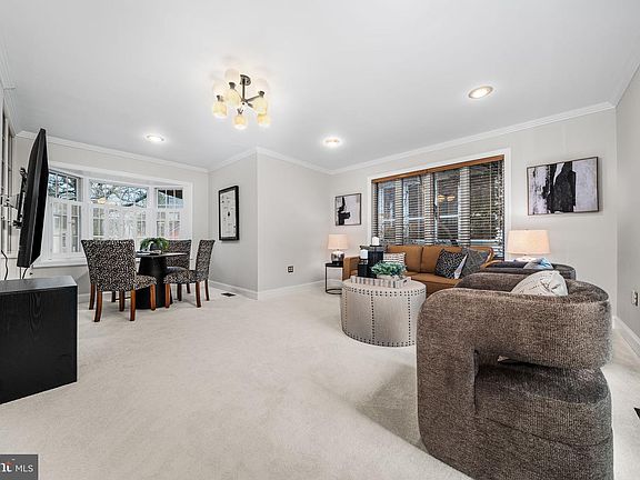 3rd image of 4923 34th Rd N