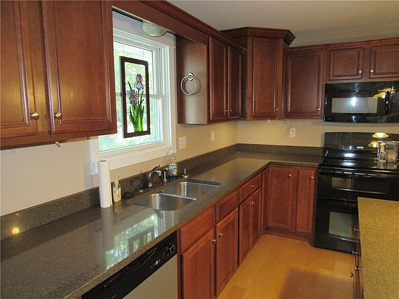 5th image of 309 Santa Barbara Dr
