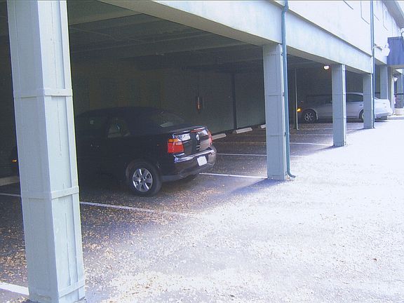 4th image of 900 S Lamar Blvd APT 306