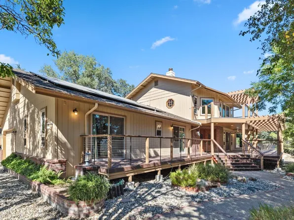 50655 Woodside Ln, Oakhurst, CA 93644