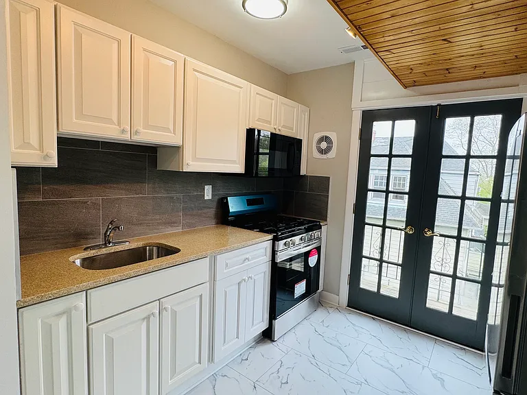 52 Howard Ave #3 — Photo 14