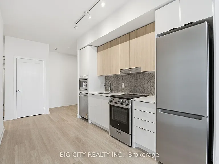 5105 Hurontario St #1601 — Photo 7