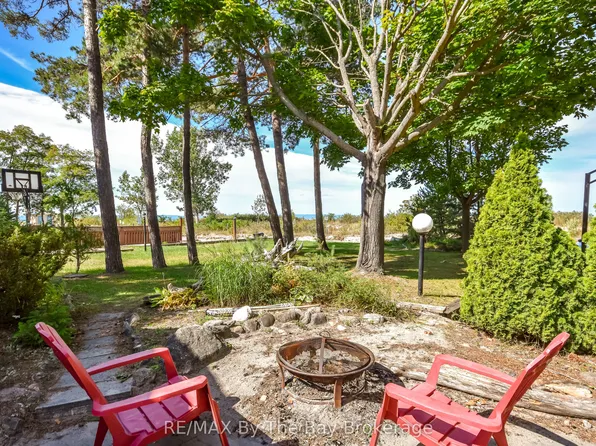 762 Eastdale Dr, Wasaga Beach, ON L9Z 2R2