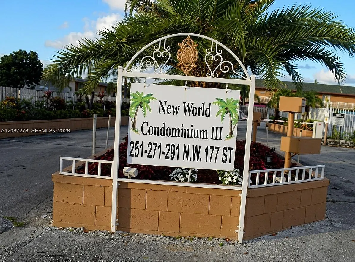 New World Condo Apts Iii — Photo 1