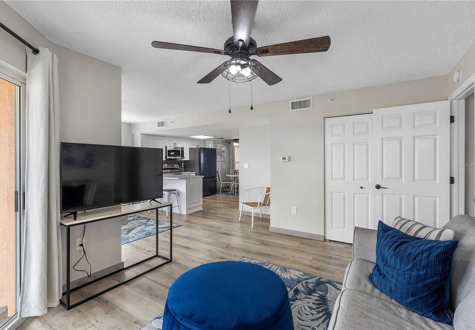 2 bed, 1220 sqft, $3,500 — Photo 4