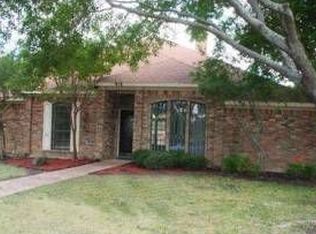 918 Willowbrook Dr, Garland, TX 75002