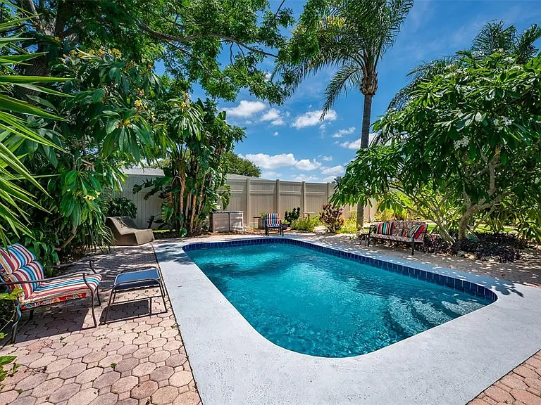 3801 Helene St — Photo 37