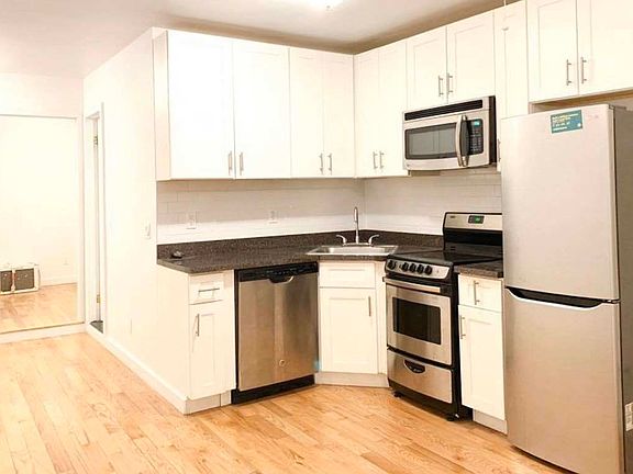 2nd image of 43 Clinton St Frnt 2