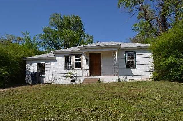 1st image of 3025 NE 15th St