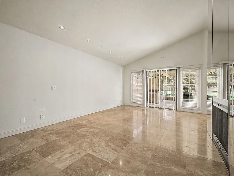 3172 Bel Air Dr — Photo 8