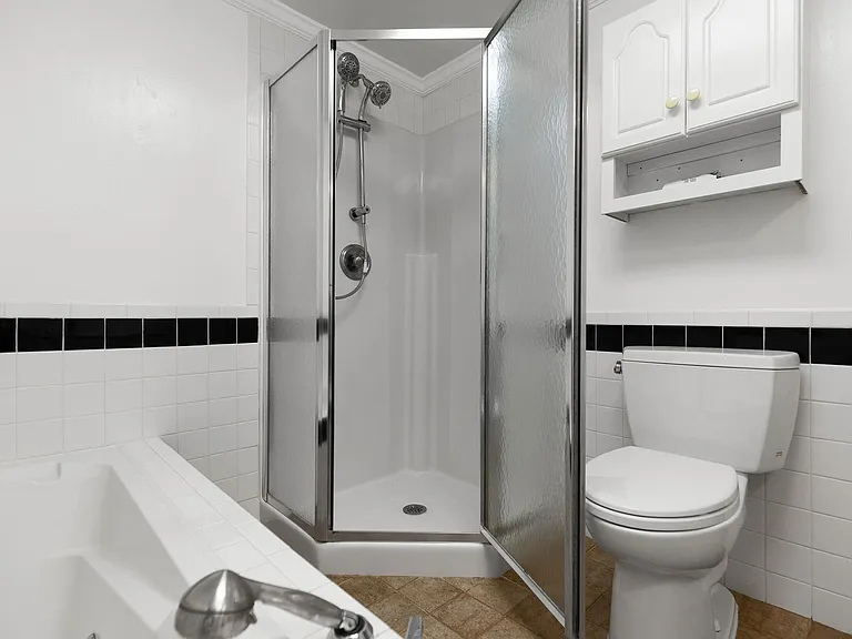 1421 Hindman Ave — Photo 20