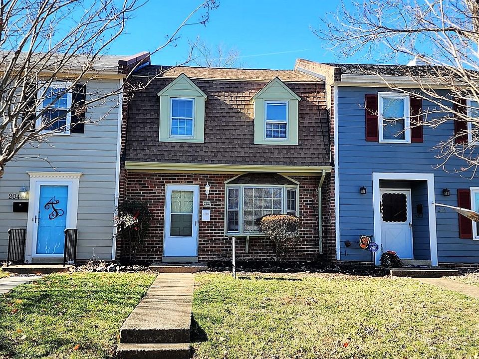 1st image of 202 S Newstead Dr