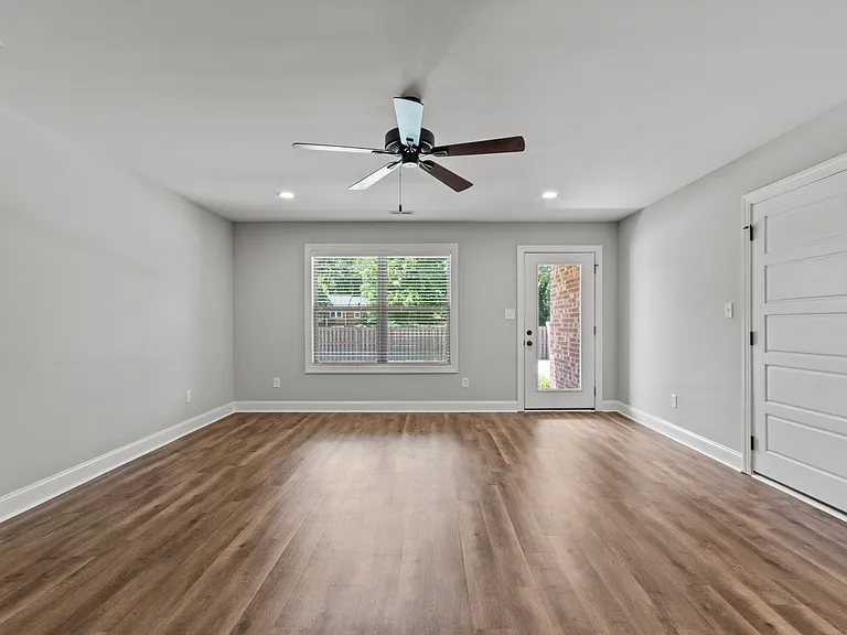 Lucas Ferry Townhomes — Photo 29