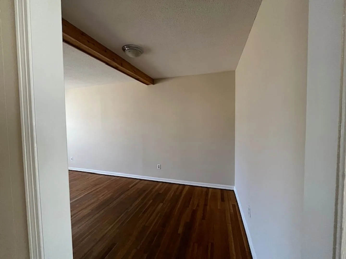 Renovated 3 Bedroom 1 Bath Home with 1 Car Garage for Rent! — Photo 4