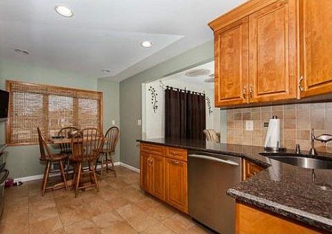 5th image of 2915 Beach Dr