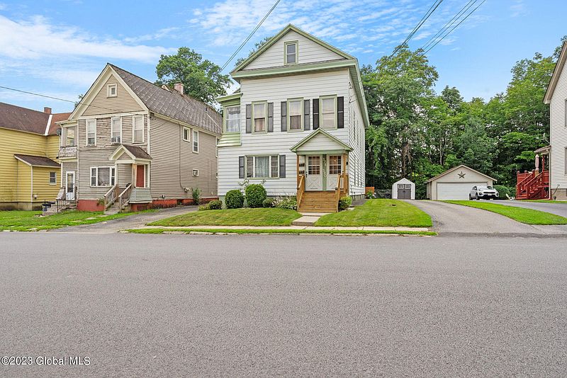 3rd image of 378 /380 Locust Avenue