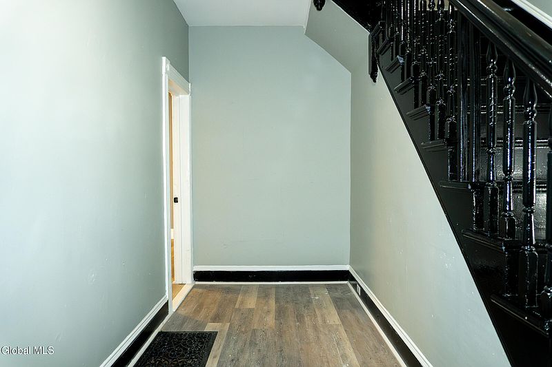 3rd image of 205 Victory Avenue
