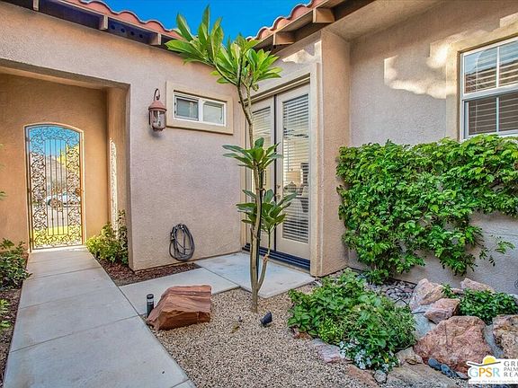 4th image of 8 Lake Como Ct