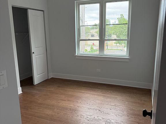 5th image of 2821 W Walnut St #1