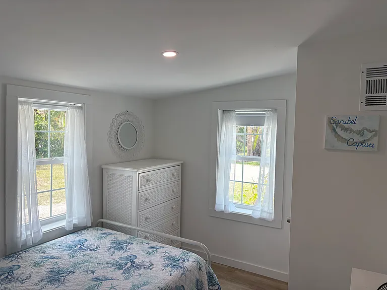 915 Main St — Photo 14