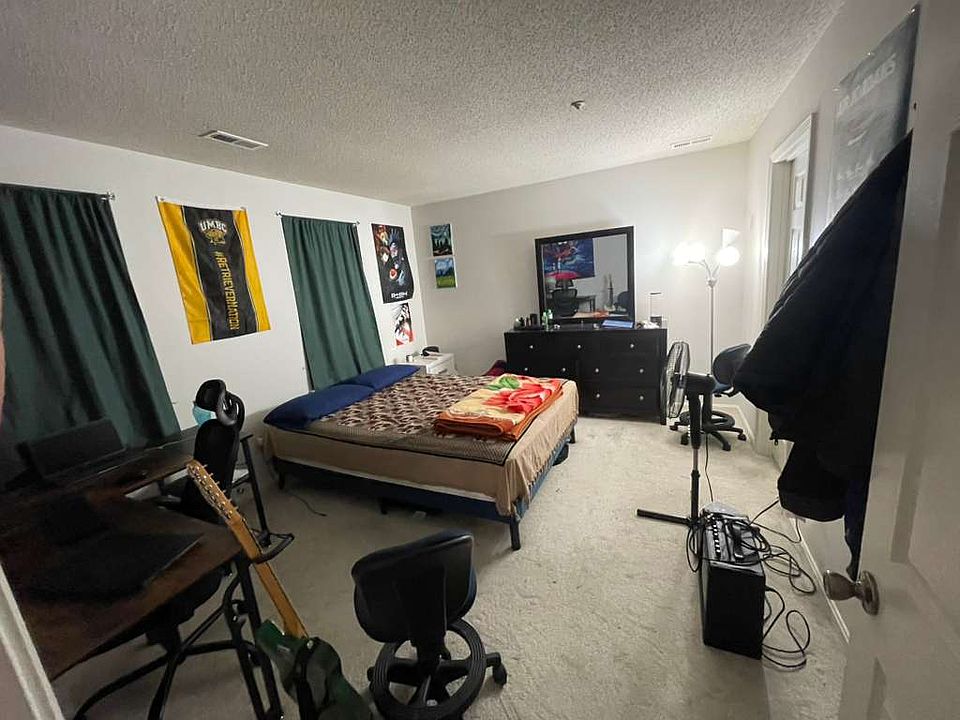 1st image of 10016 Vanderbilt Cir