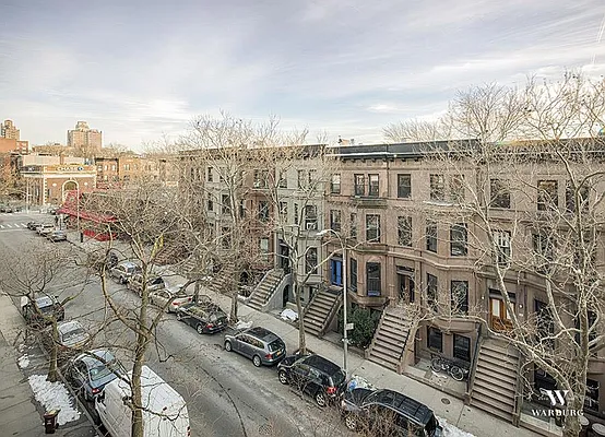 Rented by Warburg | media 35