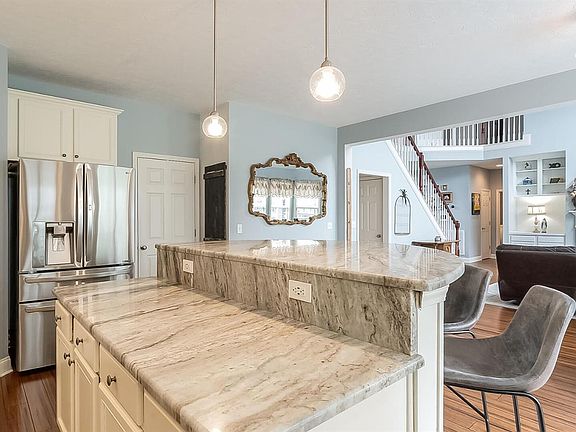 2nd image of 2856 Belle Haven Pl