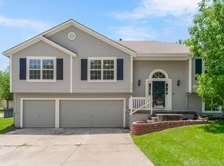 18201 W 157th Ter, Olathe, KS 66062