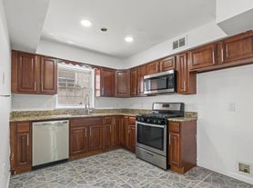 153 Woodlawn Ave