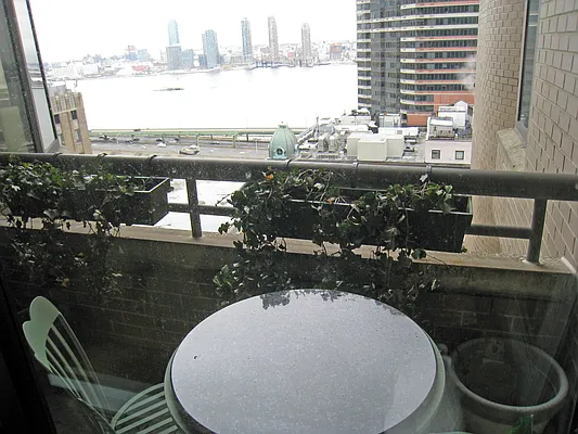 Rented by Douglas Elliman | media 19