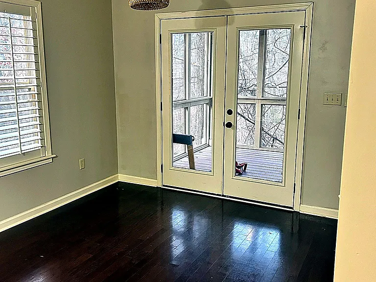 502 Dove Holw #MAIN — Photo 3
