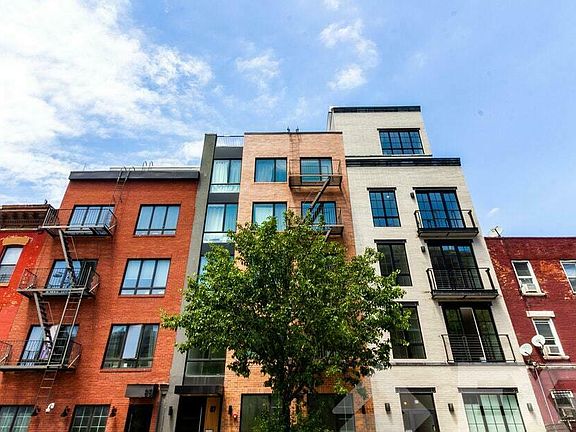 2nd image of 89 Montrose Ave #5B